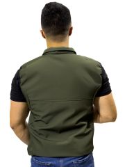 Yeşil Softshell Yelek – Rüzgar ve Suya Karşı Maksimum Koruma Sağlayın